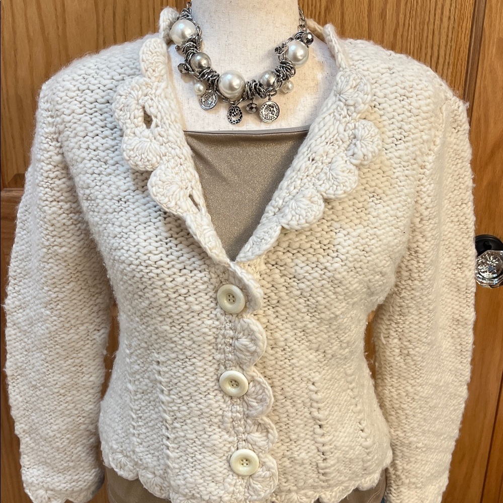 Mira Flores 100% Wool Cream Button Front Chunky Cardigan